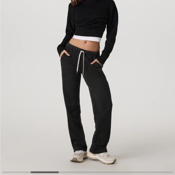Vuori Black Straight Leg Pants - Picture 2 of 5